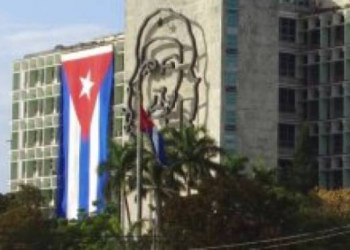 Kuba “Twitter”i ittiham edir 
