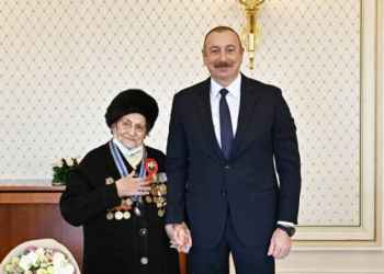Prezident Fatma Səttarovaya “İstiqlal” ordenini təqdim etdi (FOTO)